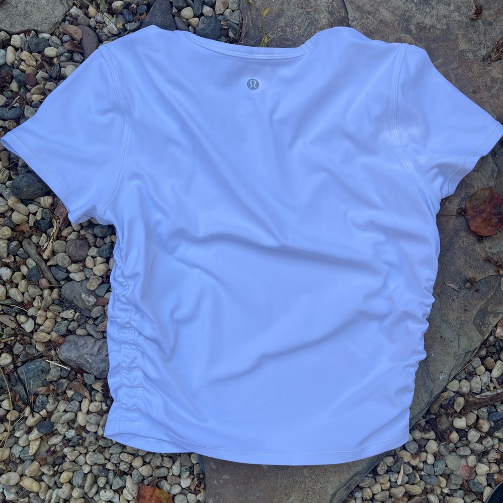 Lululemon All It Takes shirt Nulu size 6. Excellent condition
